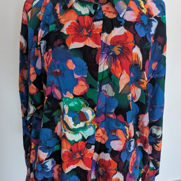 Women's top - Picture 4 of 12